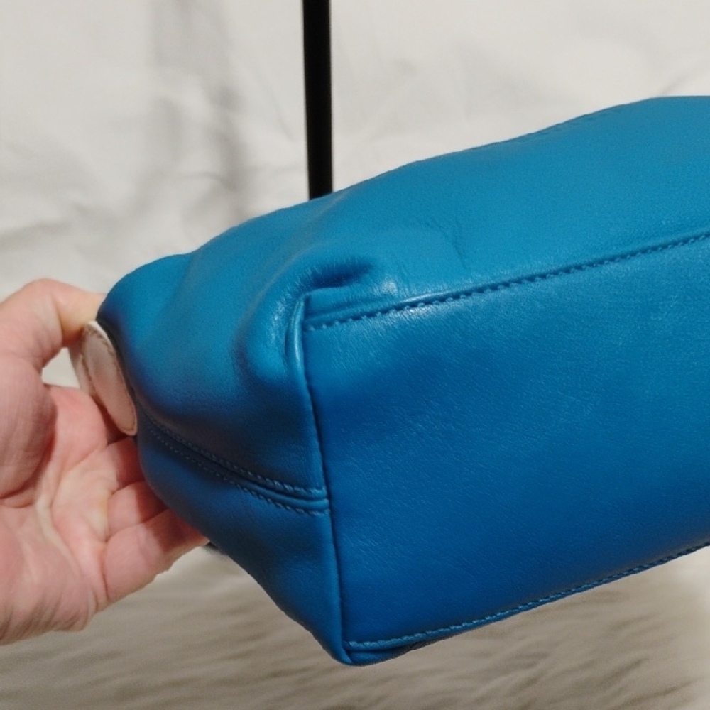 FIRM PRICE! RARE! NWT Coach Blue/White Leather Mini Shoulder Bag - Picture 8 of 16